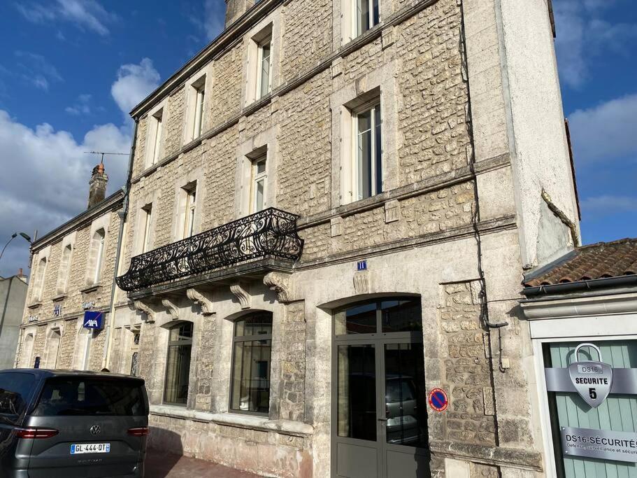 Superbe Studio Centre Ville * Clim * Wifi * Haut De Gamme * Angouleme Exterior photo